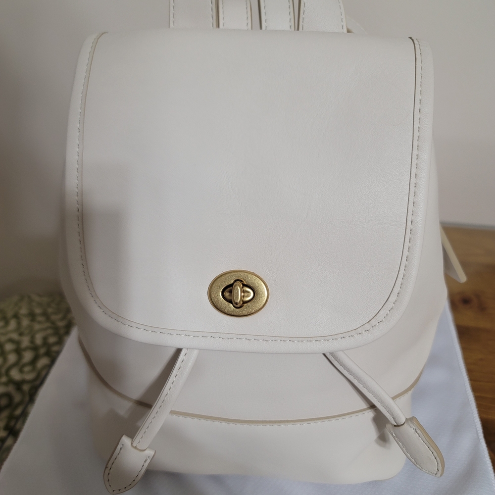NWOT RePoshed Coach Cream Backpack with Gold Hardware